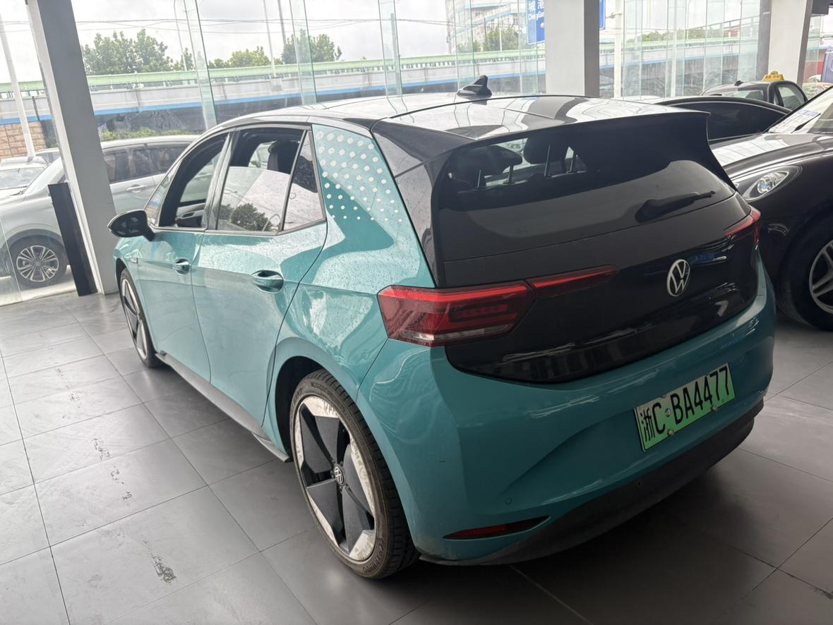 Volkswagen ID.3 2021 thumb 2