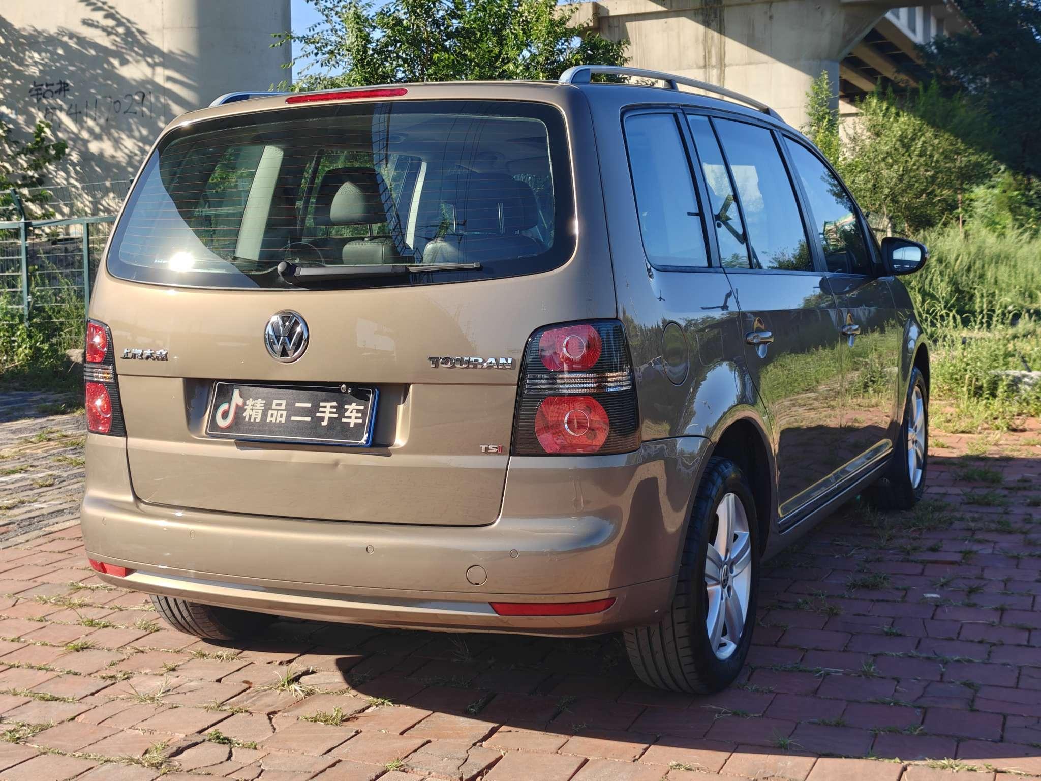Volkswagen Touran 2015 thumb 4