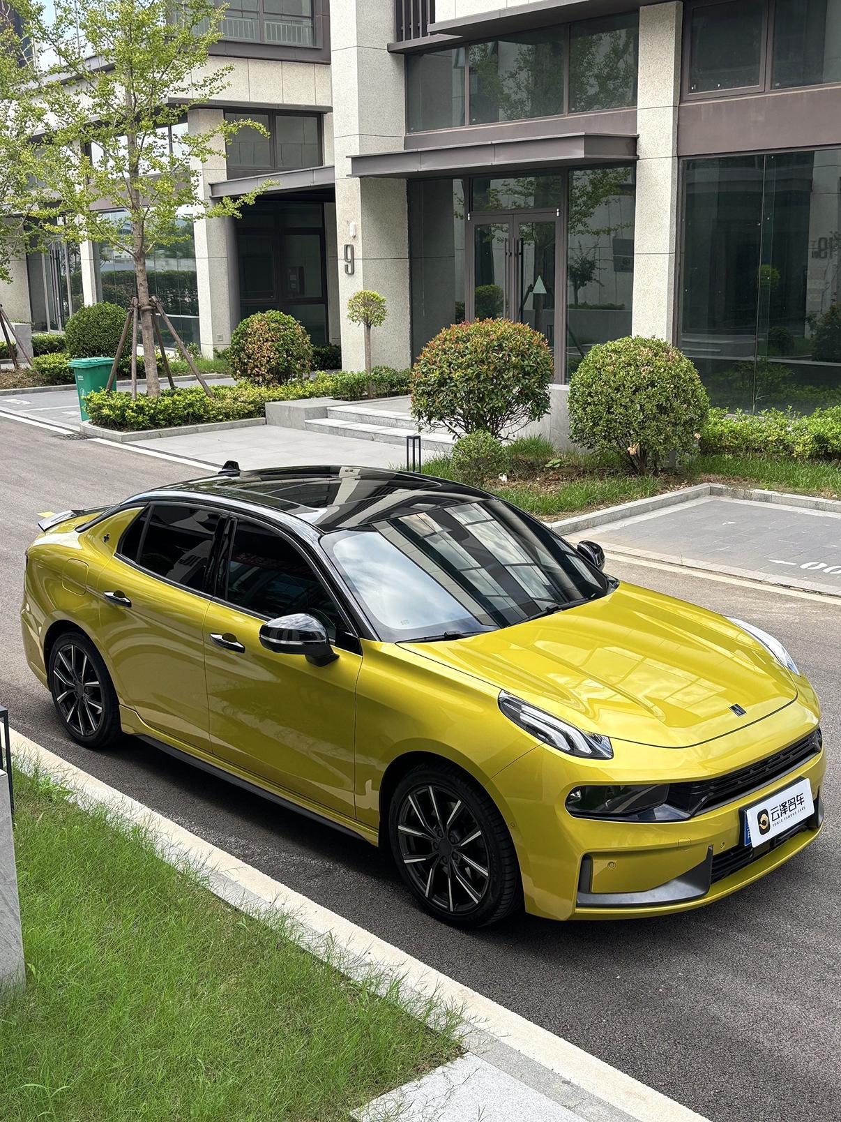 Lynk & Co 03 2019 thumb 11