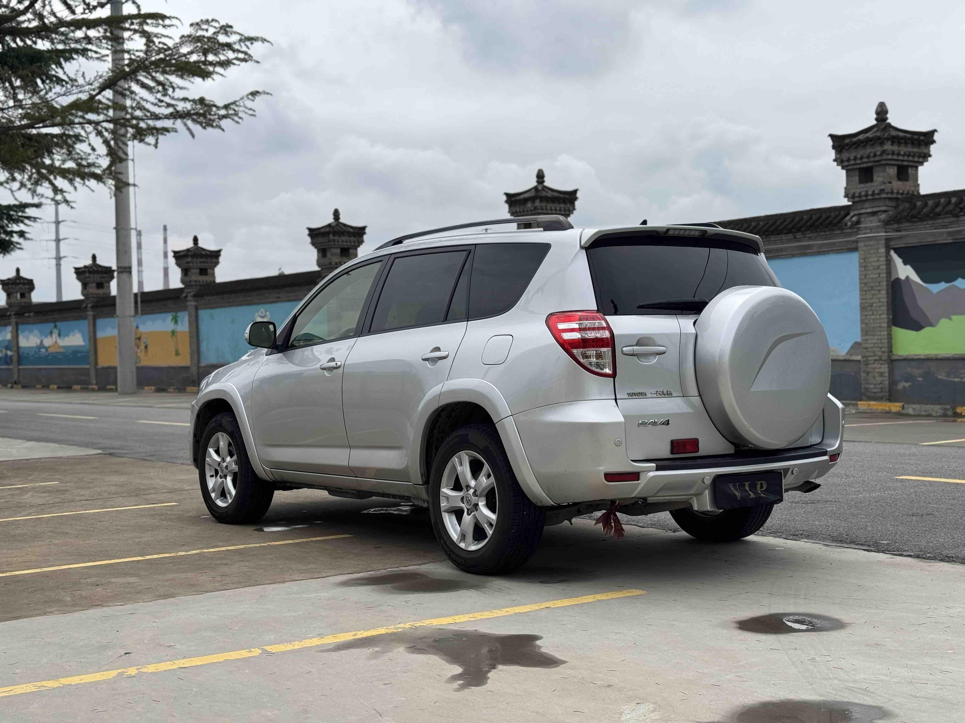 Toyota RAV4 2011 thumb 2