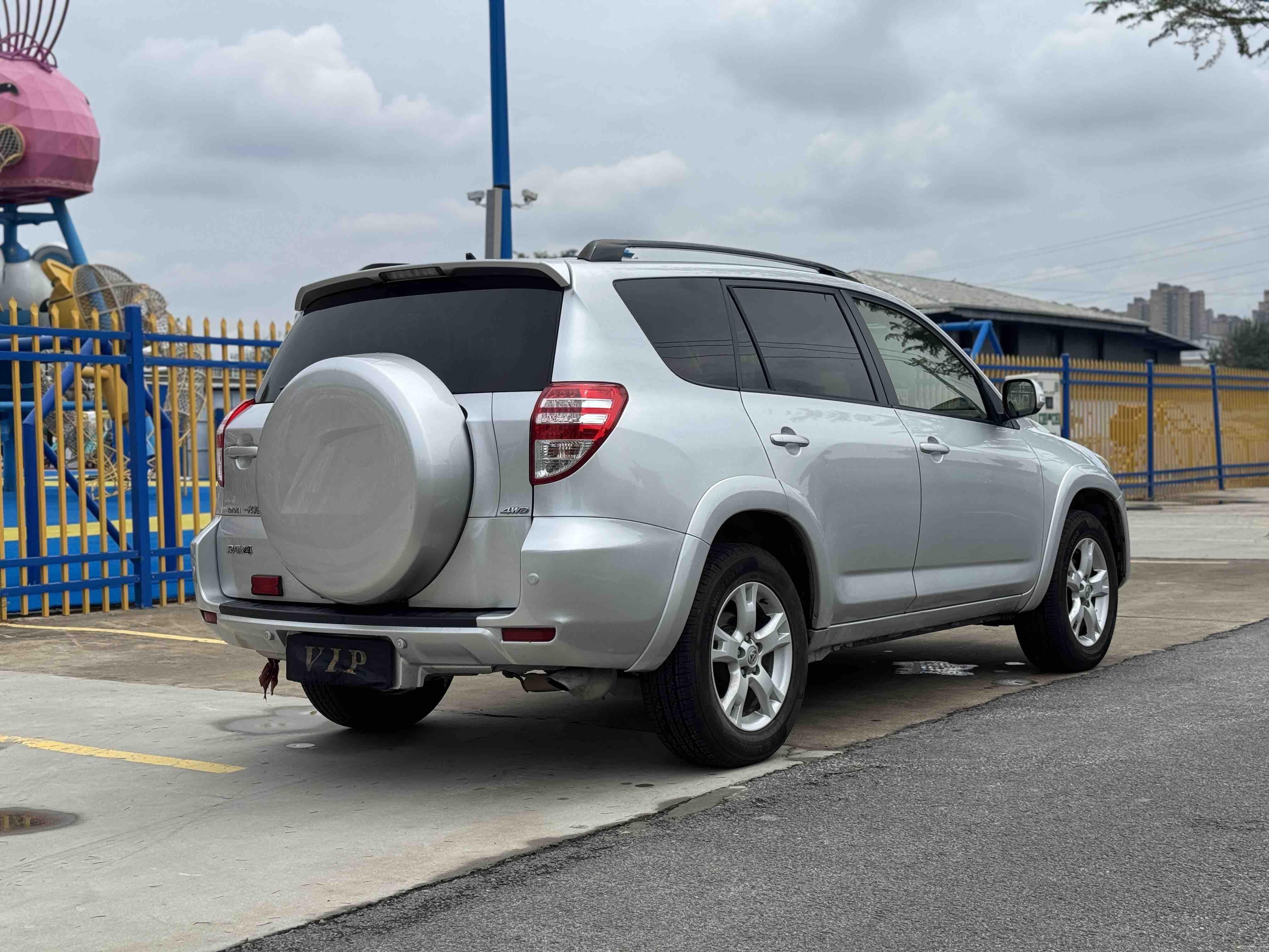 Toyota RAV4 2011 thumb 4