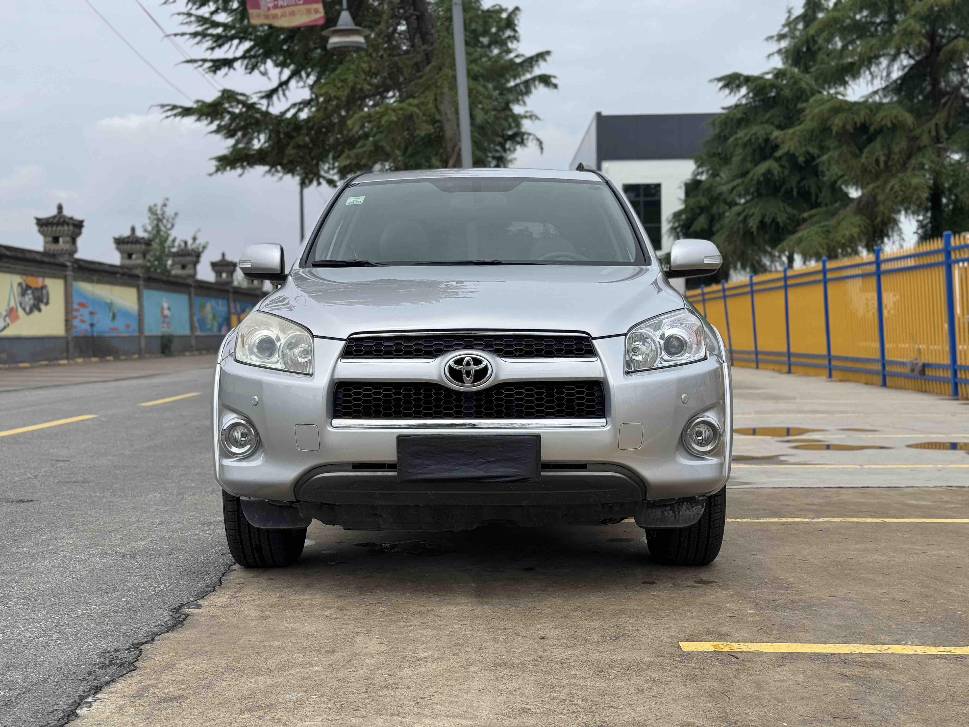 Toyota RAV4 2011 thumb 12
