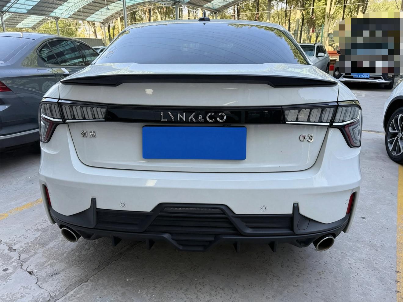 Lynk & Co 03 2019 thumb 3