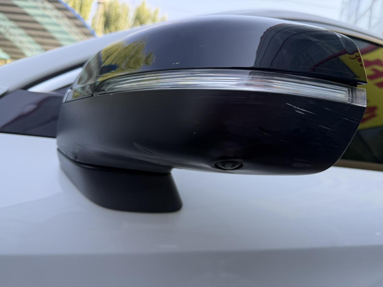 Lynk & Co 03 2019 thumb 7