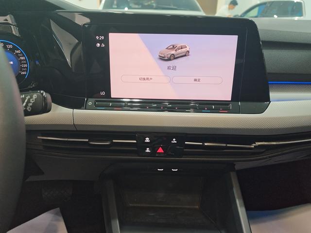 Volkswagen Golf Sportsvan 2021 thumb 4