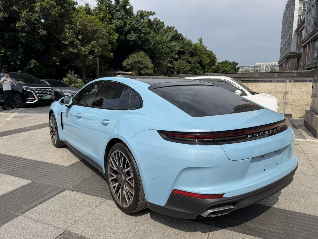Porsche Panamera 2026 thumb 2