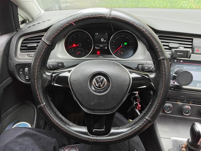 Volkswagen Golf Sportsvan 2015 thumb 5