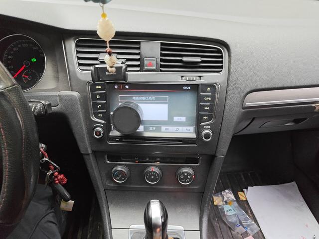 Volkswagen Golf Sportsvan 2015 thumb 6
