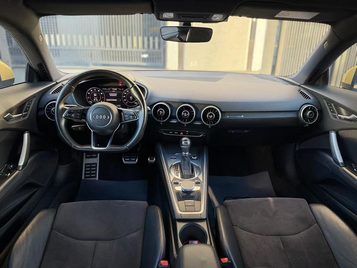 Audi TT 2015 thumb 6
