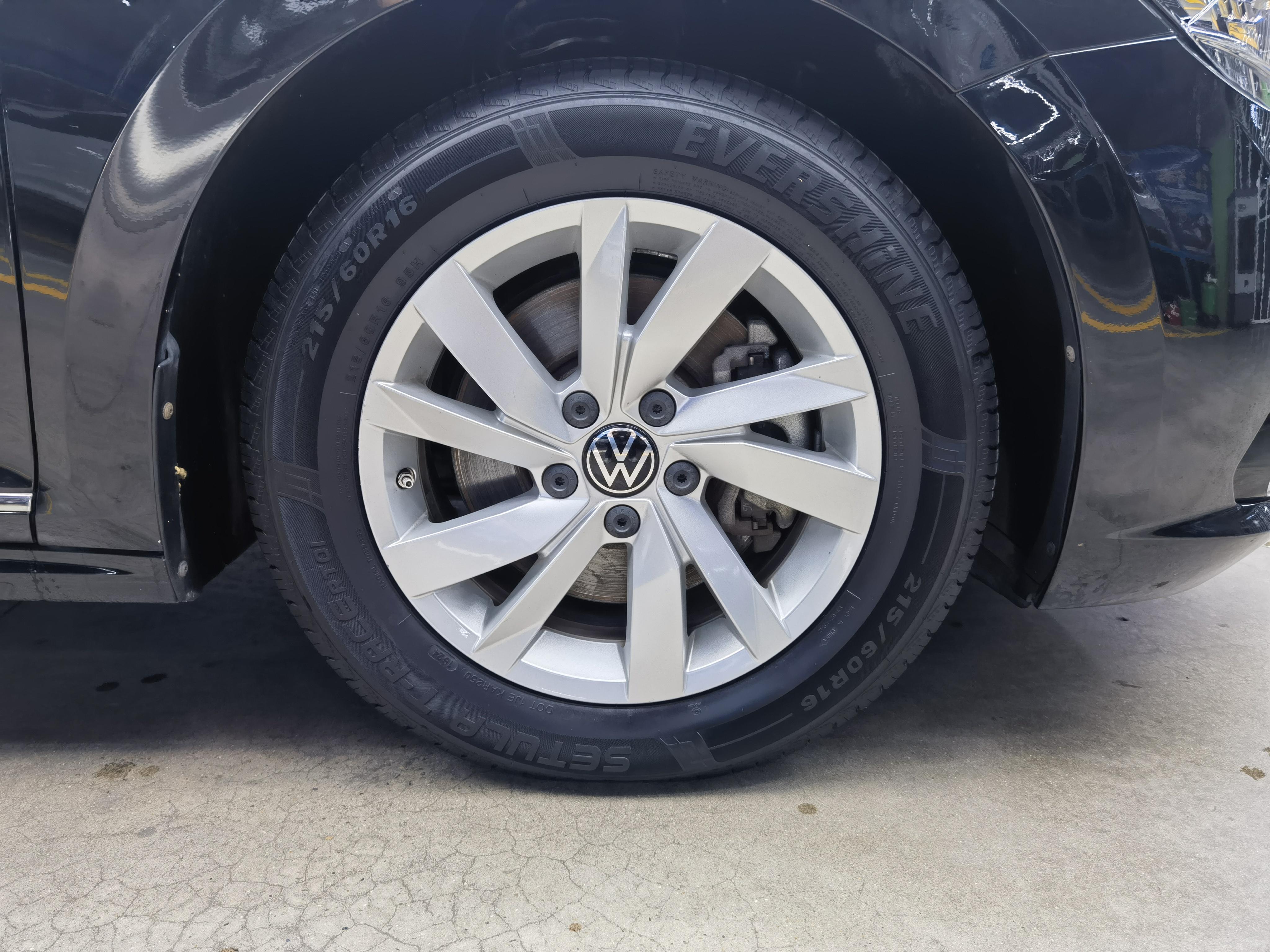 Volkswagen Passat (North America and China) 2021 thumb 5