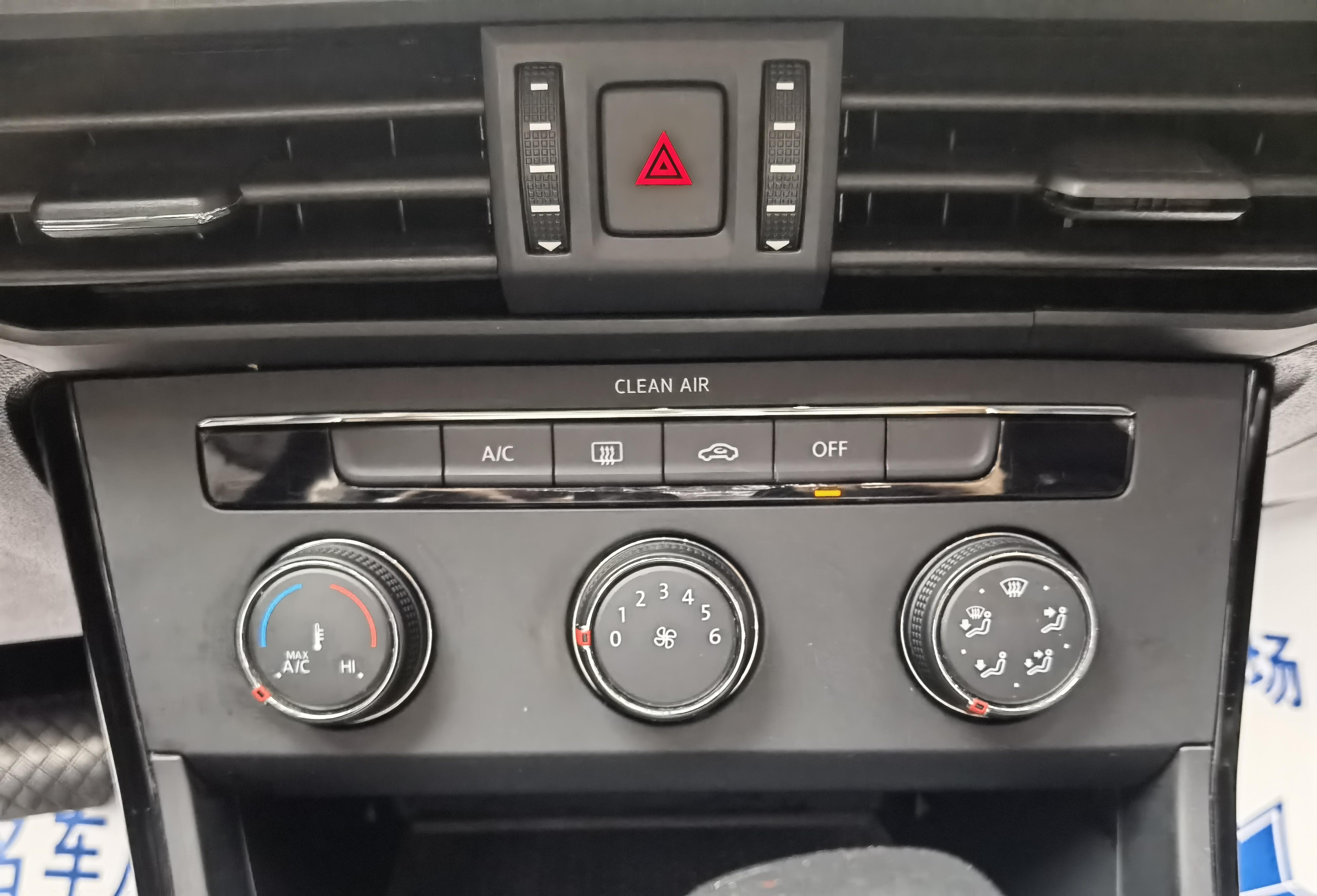 Volkswagen Passat (North America and China) 2021 thumb 8