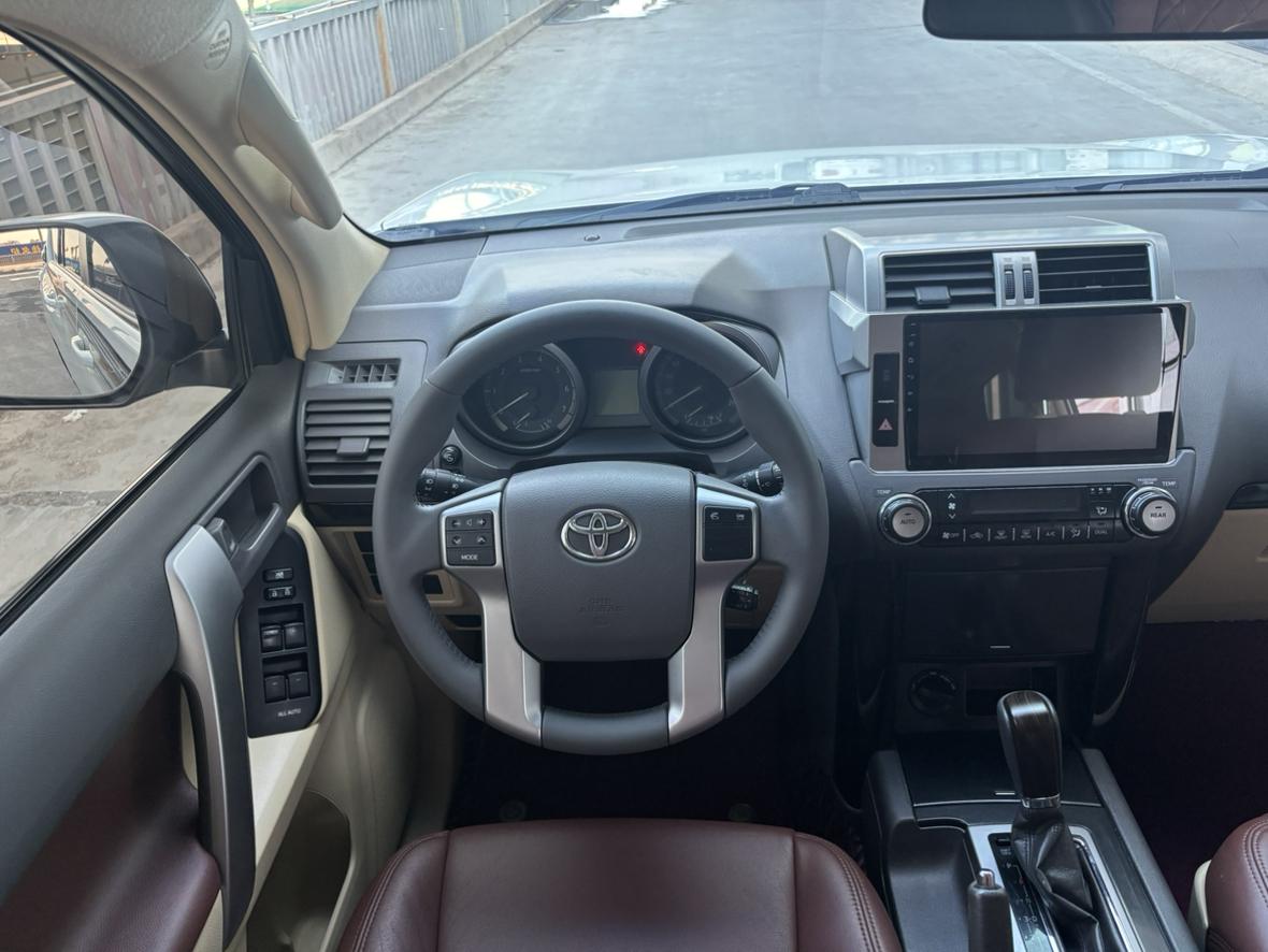 Toyota Land Cruiser Prado 2015 thumb 6