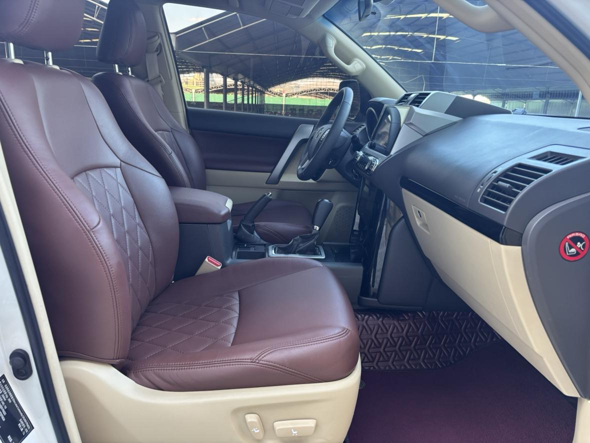 Toyota Land Cruiser Prado 2015 thumb 7