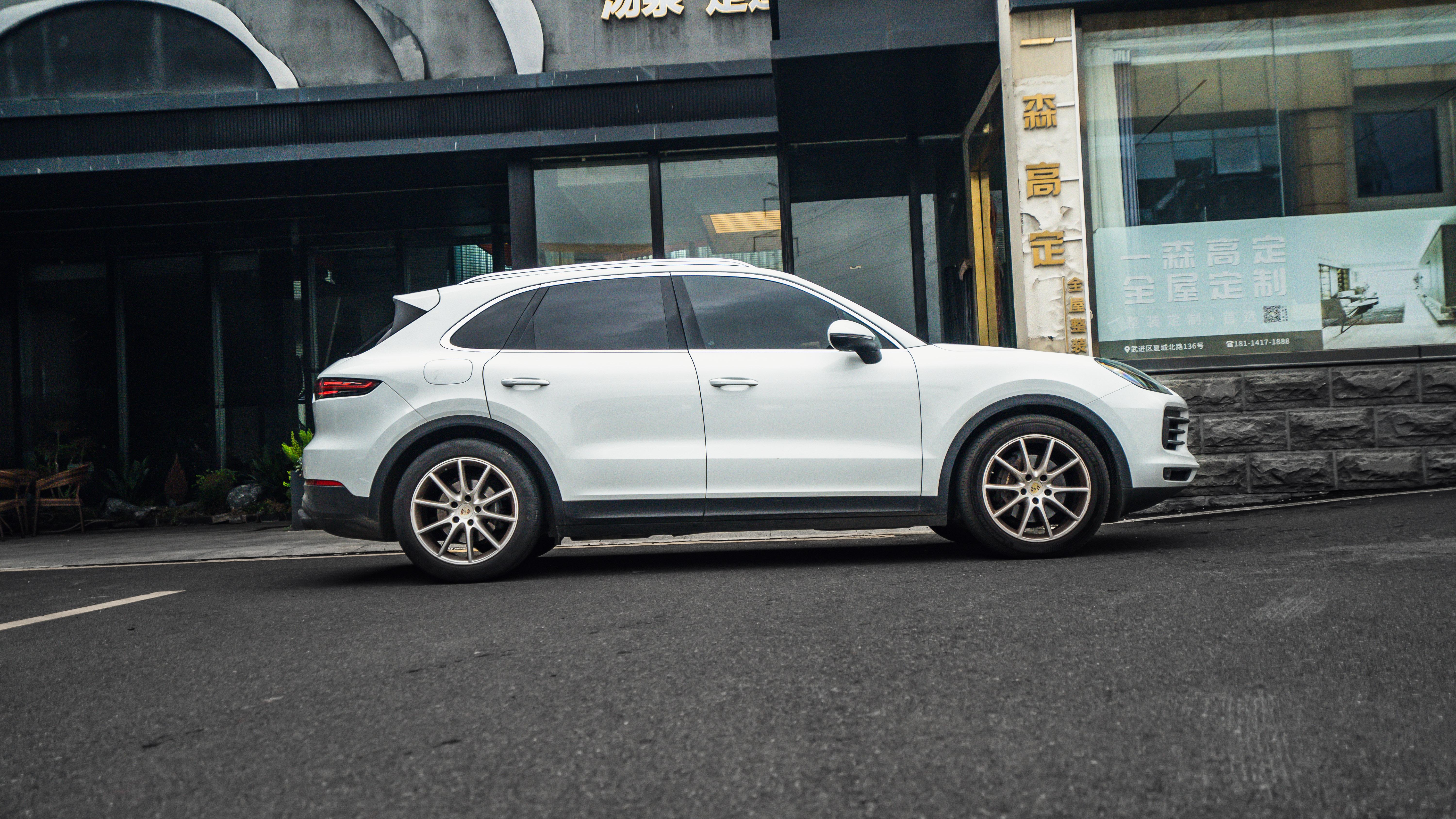 Porsche Cayenne 2019 thumb 3