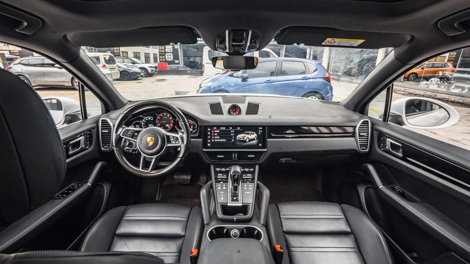 Porsche Cayenne 2019 thumb 4