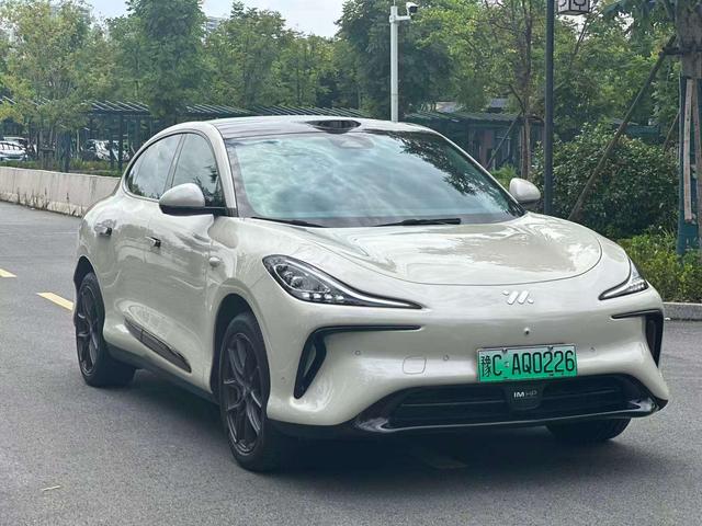 IM Motors (Zhiji) LS6 2023 thumb 10