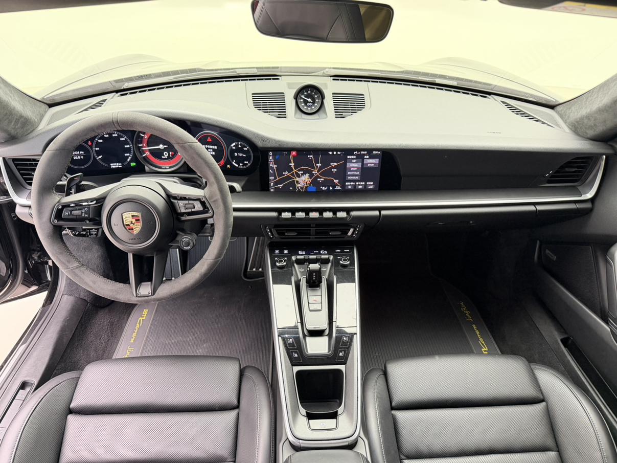 Porsche 911 2022 thumb 6
