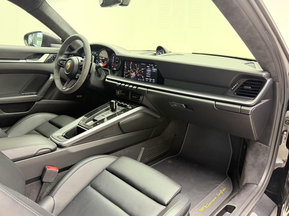 Porsche 911 2022 thumb 7