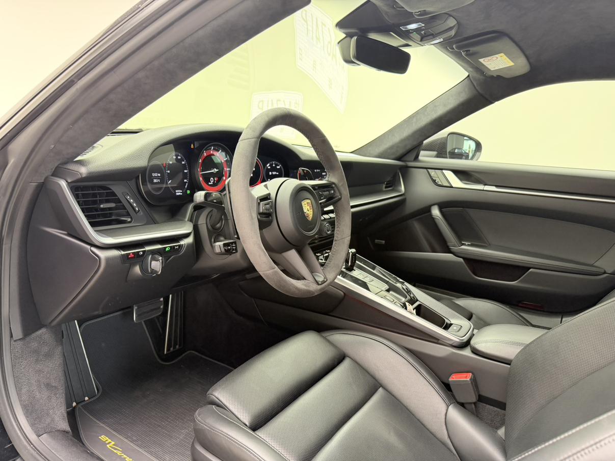 Porsche 911 2022 thumb 8