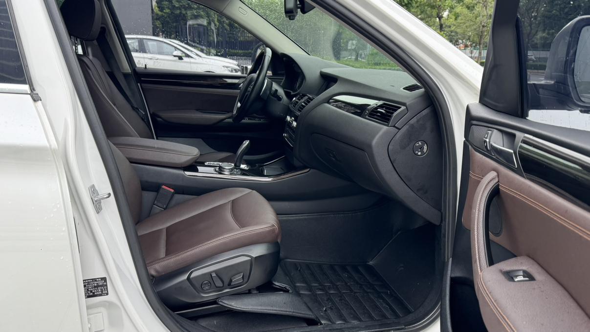 BMW X4 2014 thumb 8