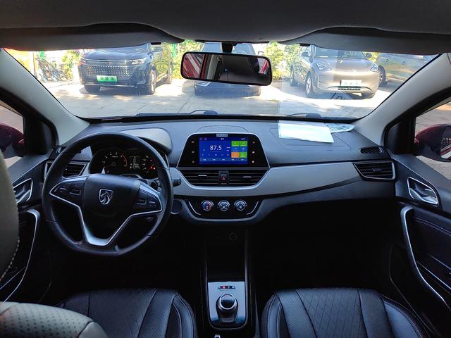 Baojun 310W 2018 thumb 3