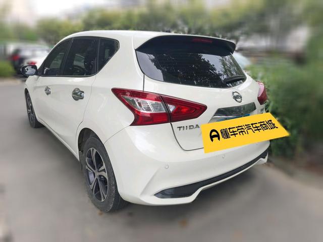 Nissan Tiida 2016 thumb 2