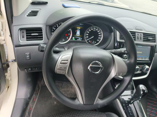 Nissan Tiida 2016 thumb 5