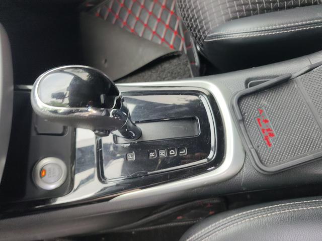 Nissan Tiida 2016 thumb 7