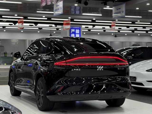 IM Motors (Zhiji) LS6 2023 thumb 2