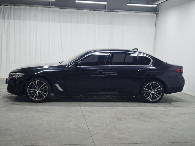 BMW 5 серии 2023 thumb 2