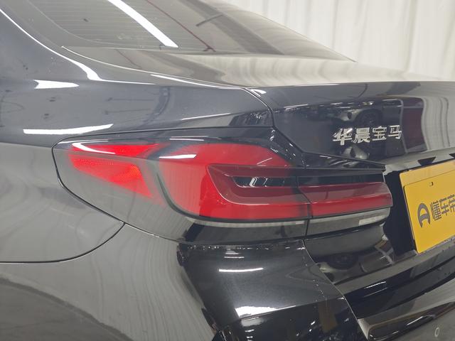 BMW 5 серии 2023 thumb 11