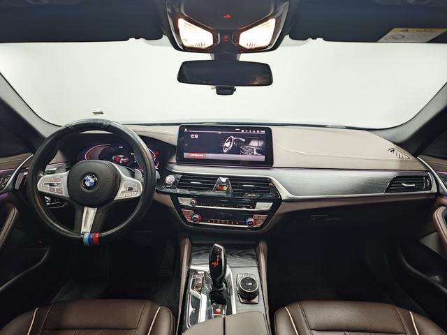 BMW 5 серии 2023 thumb 12