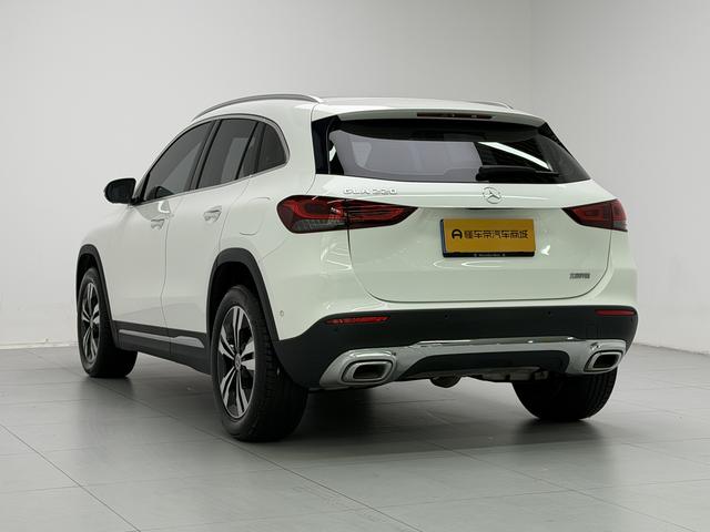 Mercedes-Benz GLA 2023 thumb 3