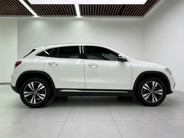 Mercedes-Benz GLA 2023 thumb 6