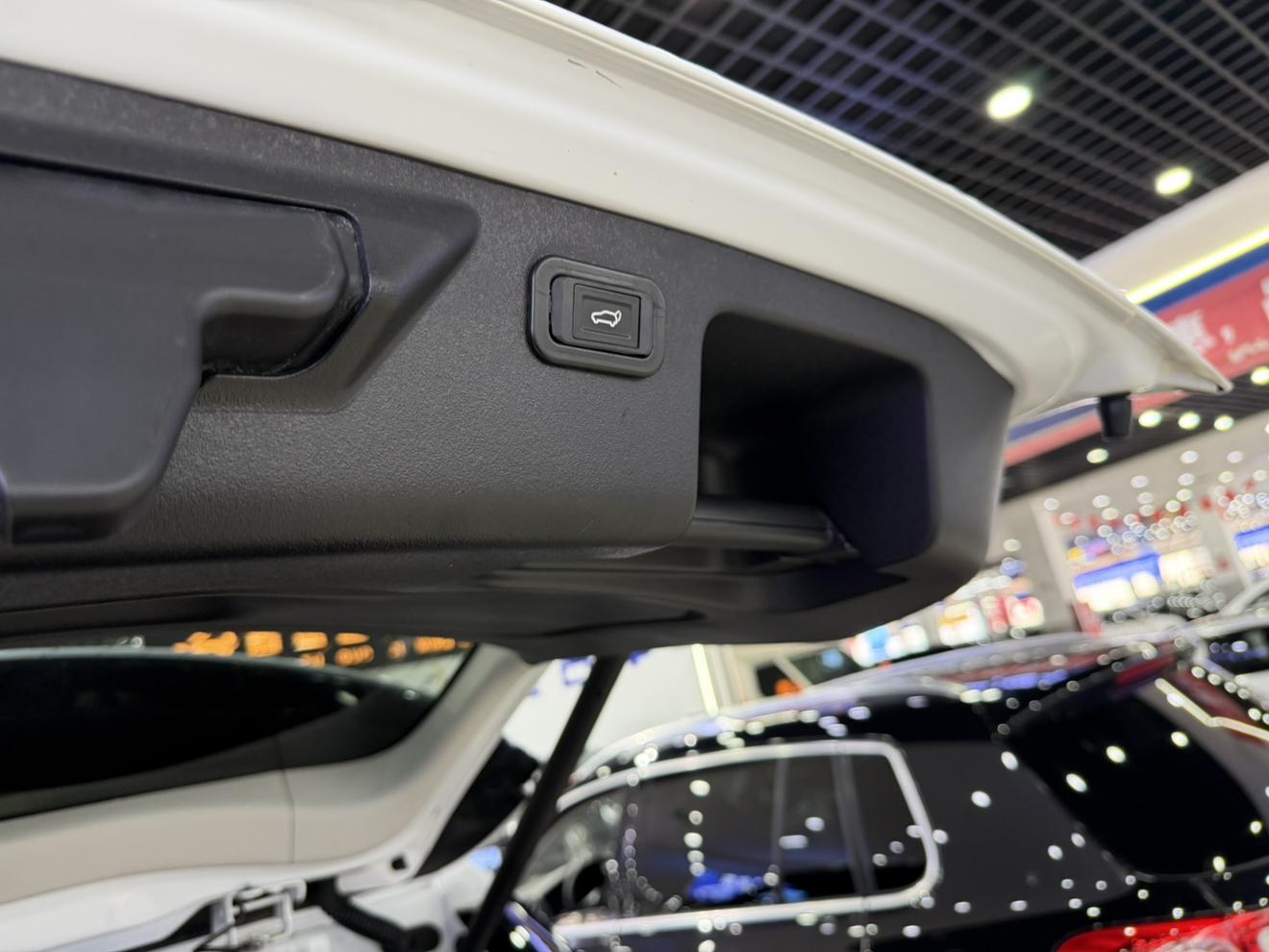 Land Rover Discovery Sport 2019 thumb 7