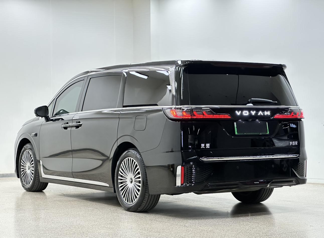 Voyah PHEV 2025 thumb 3