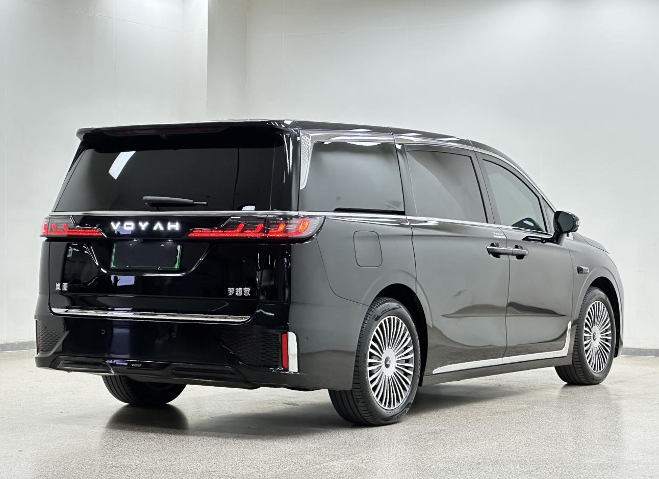 Voyah PHEV 2025 thumb 5