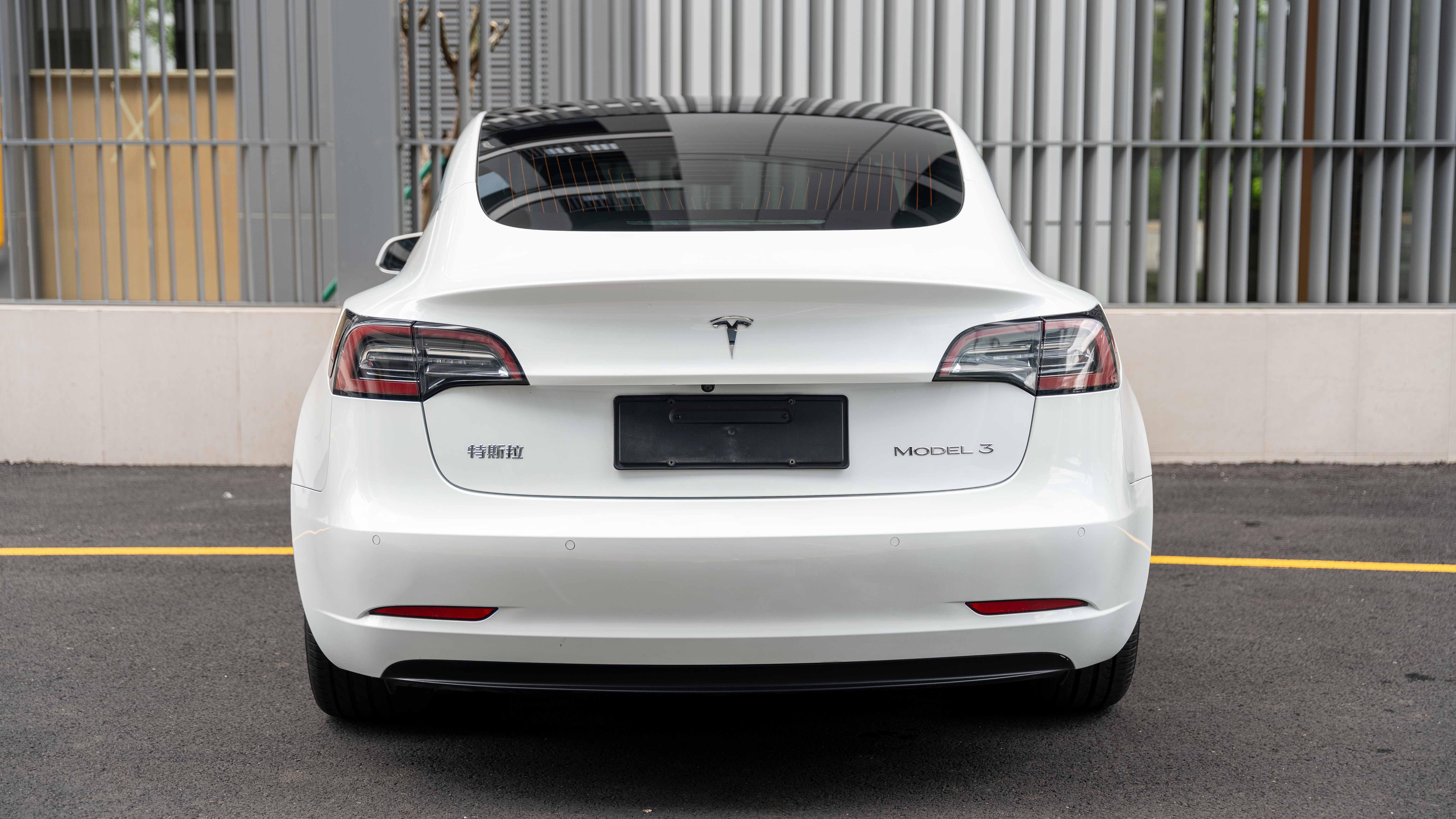 Tesla Model 3 2019 thumb 4