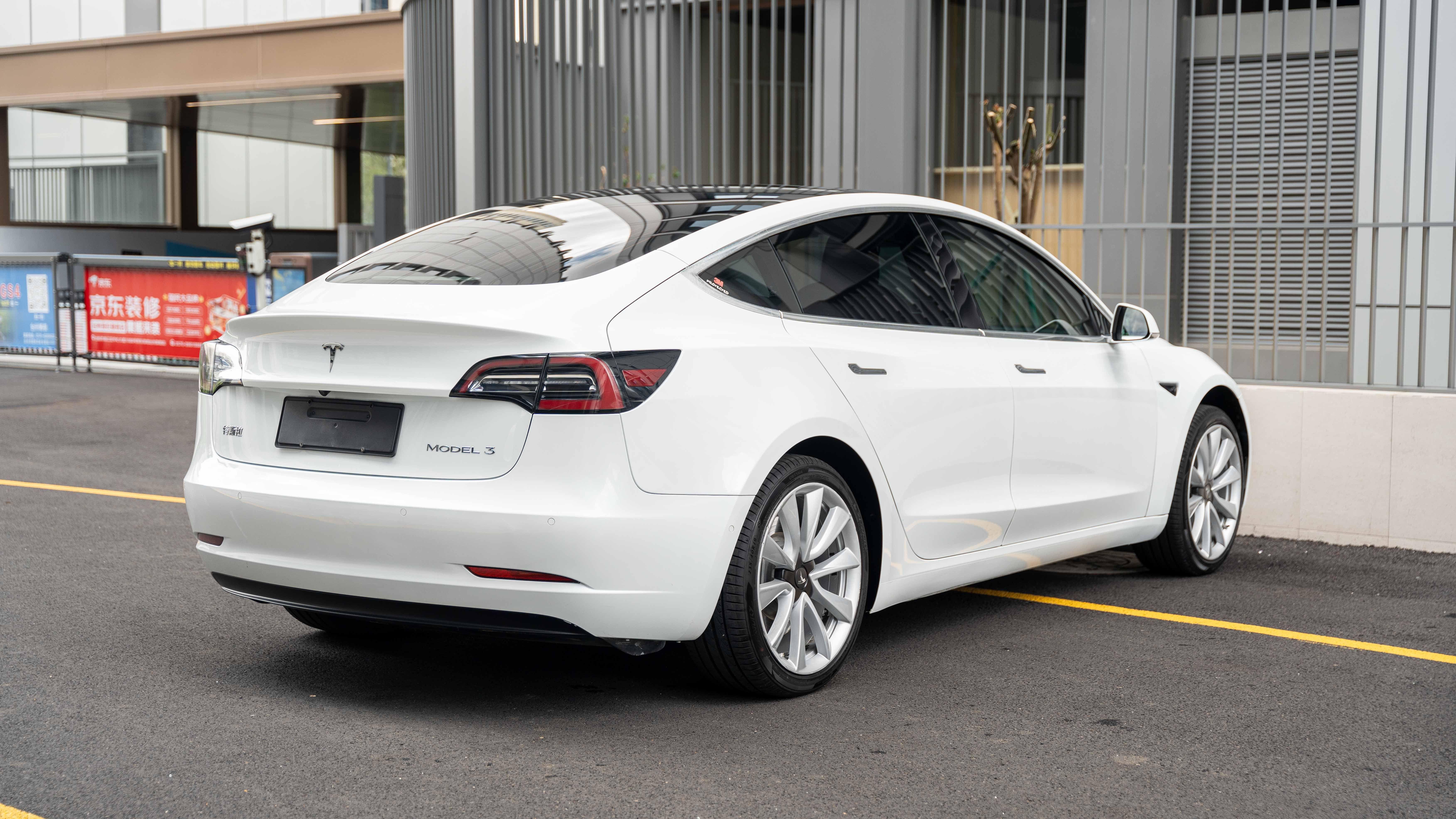 Tesla Model 3 2019 thumb 5
