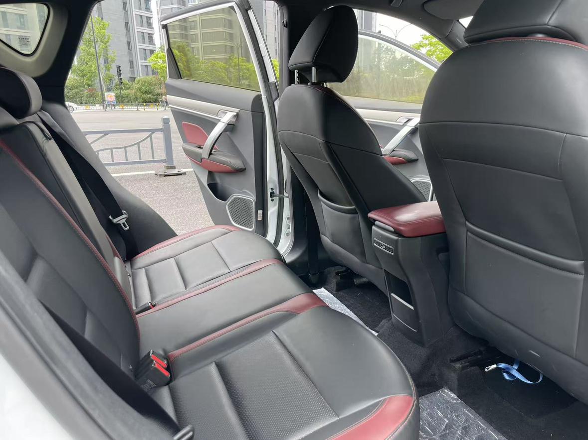 Geely Binyue 2019 thumb 11