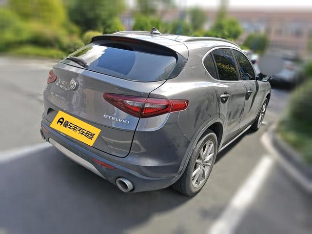 Alfa Romeo Stelvio 2021 thumb 12