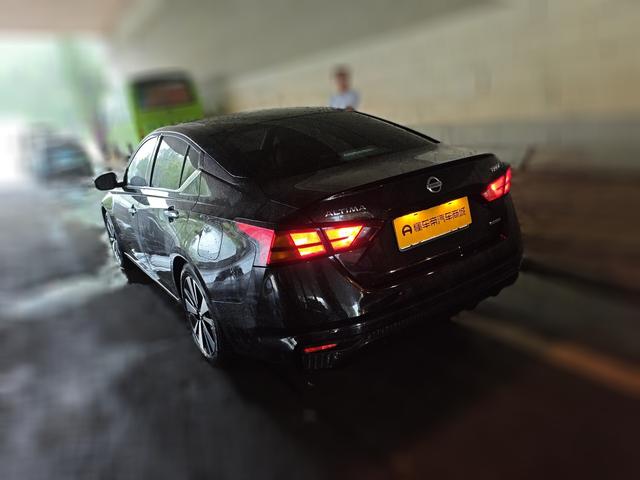 Nissan Altima 2021 thumb 2
