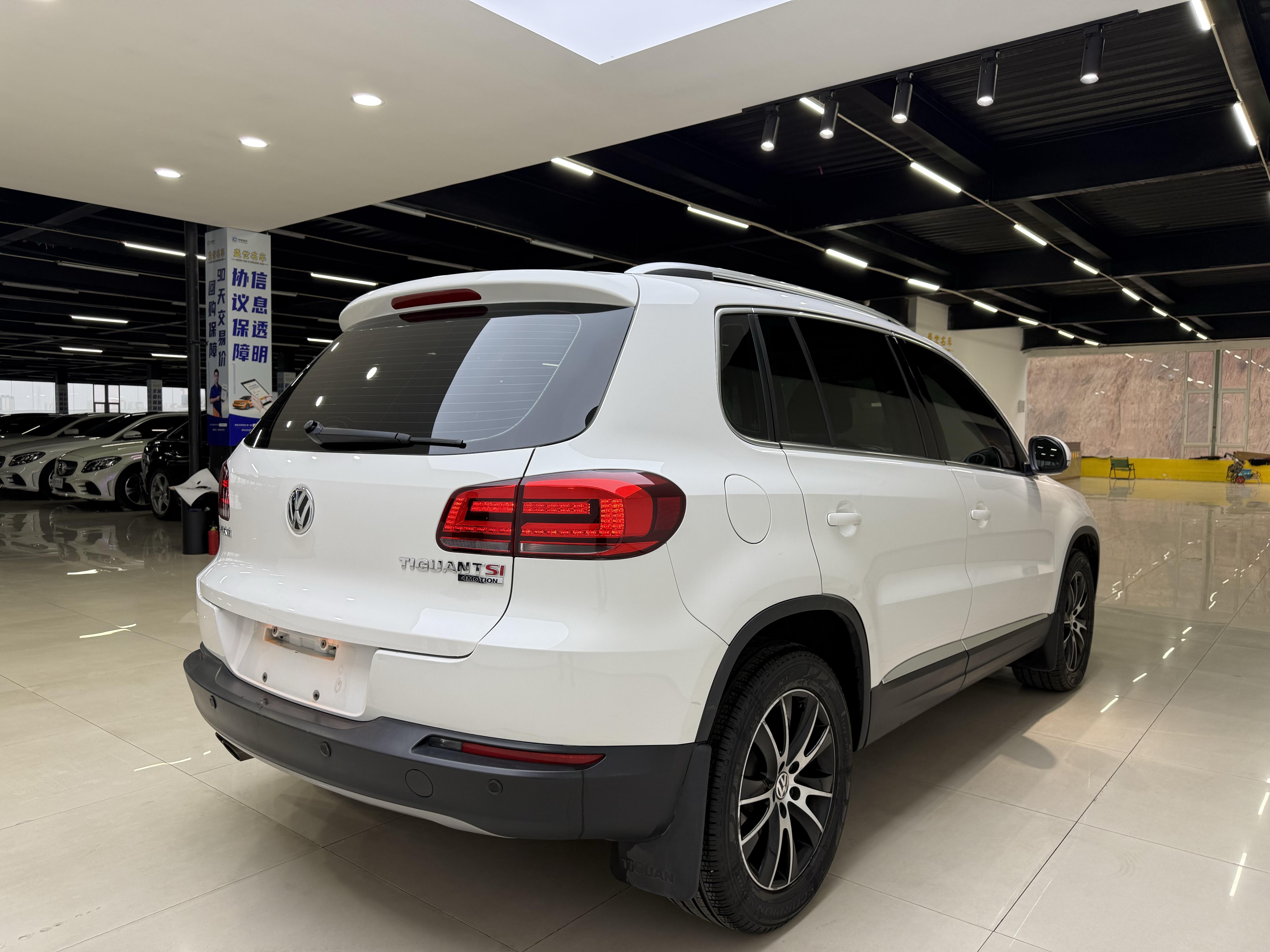 Volkswagen Tiguan 2015 thumb 2