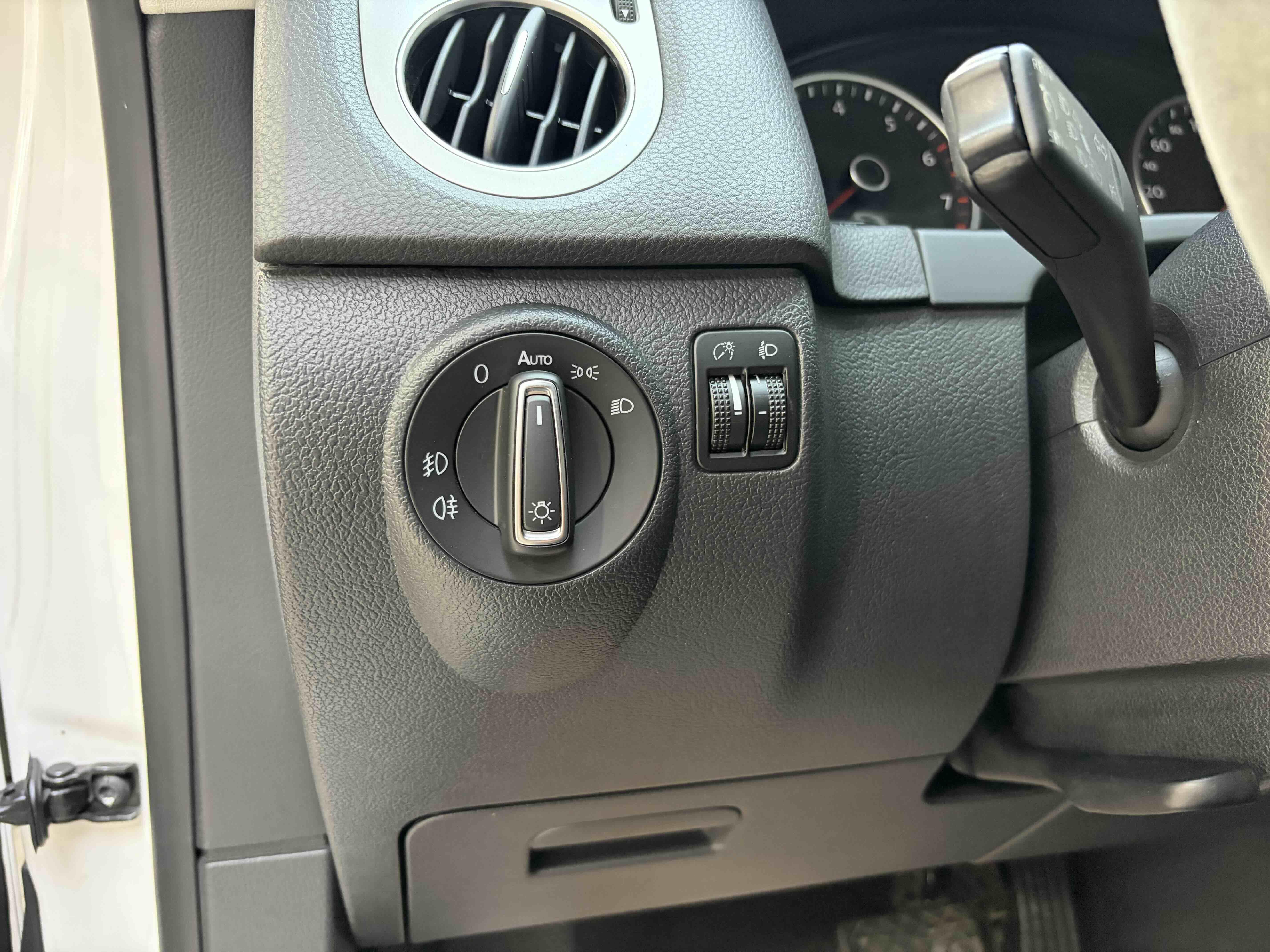 Volkswagen Tiguan 2015 thumb 9