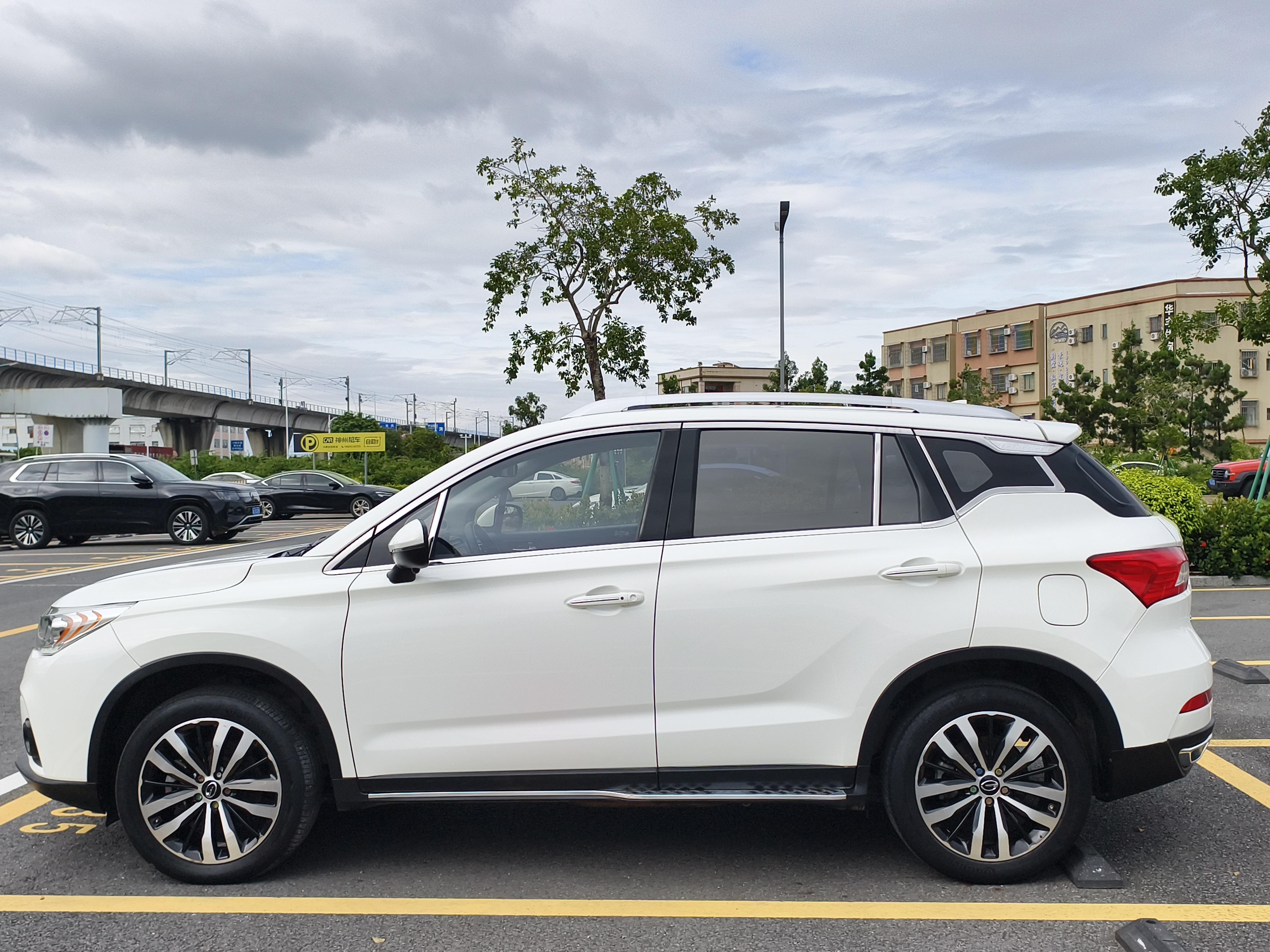 GAC GS4 PHEV 2017 thumb 2
