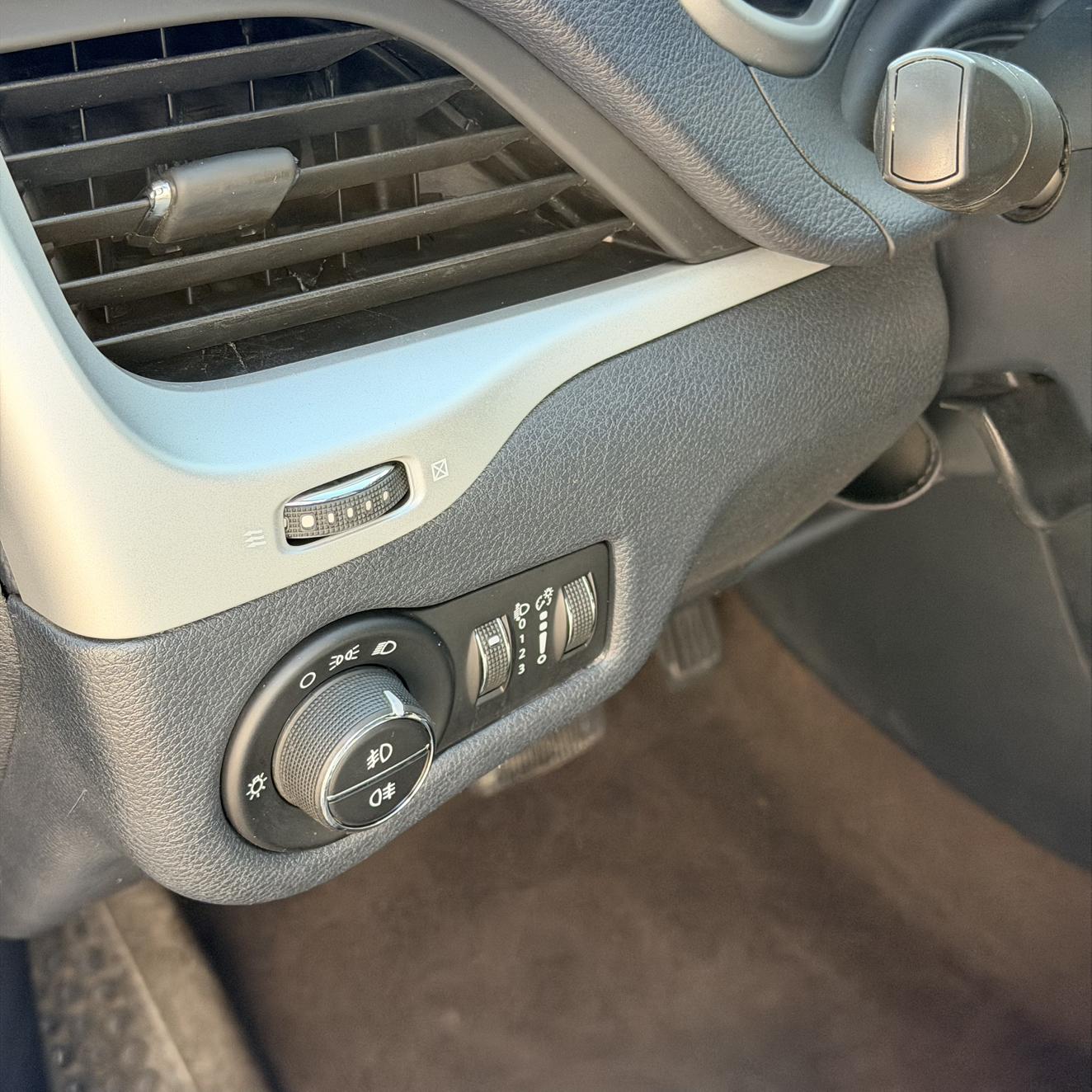 Jeep Renegade 2017 thumb 12