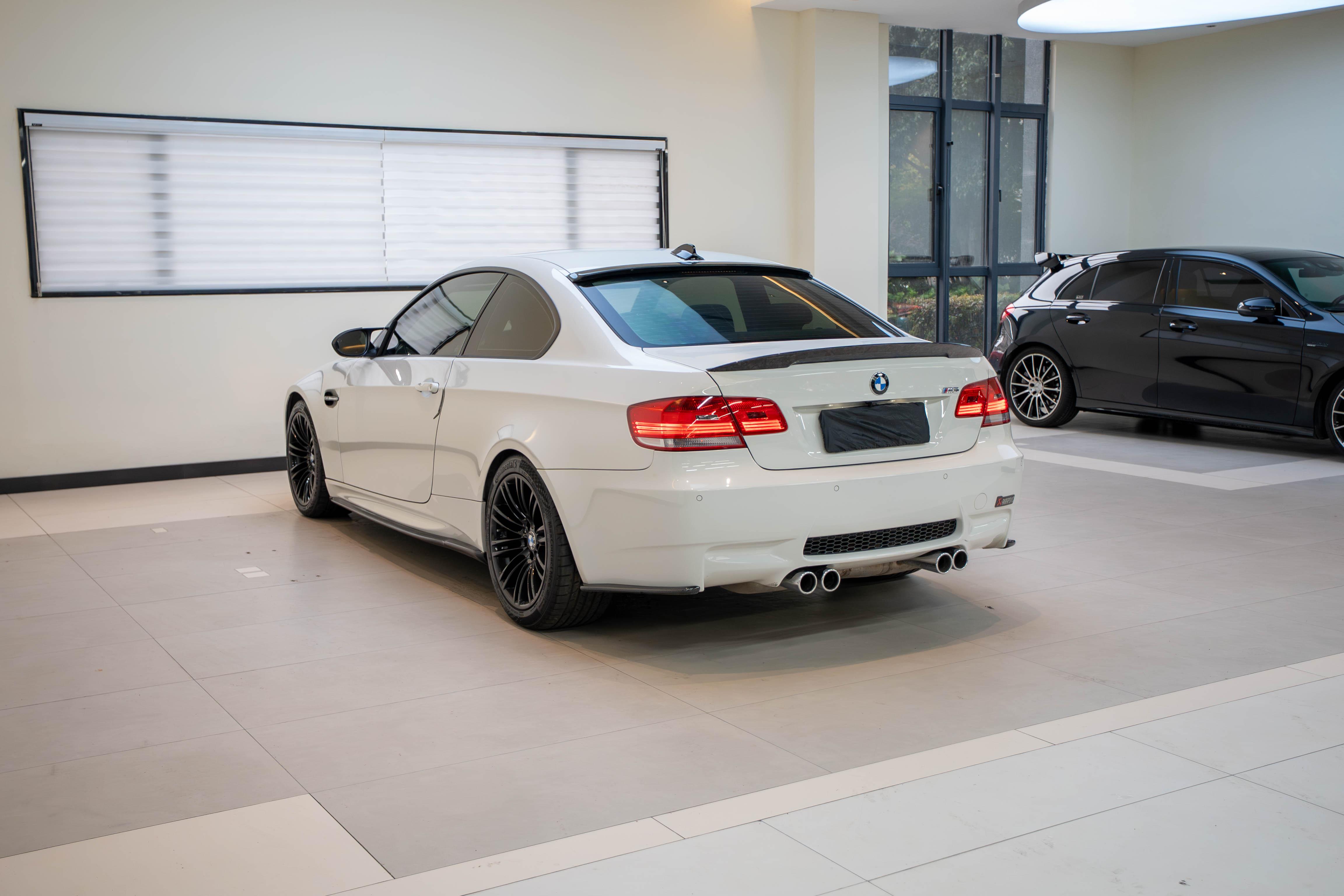 BMW M3 2009 thumb 2