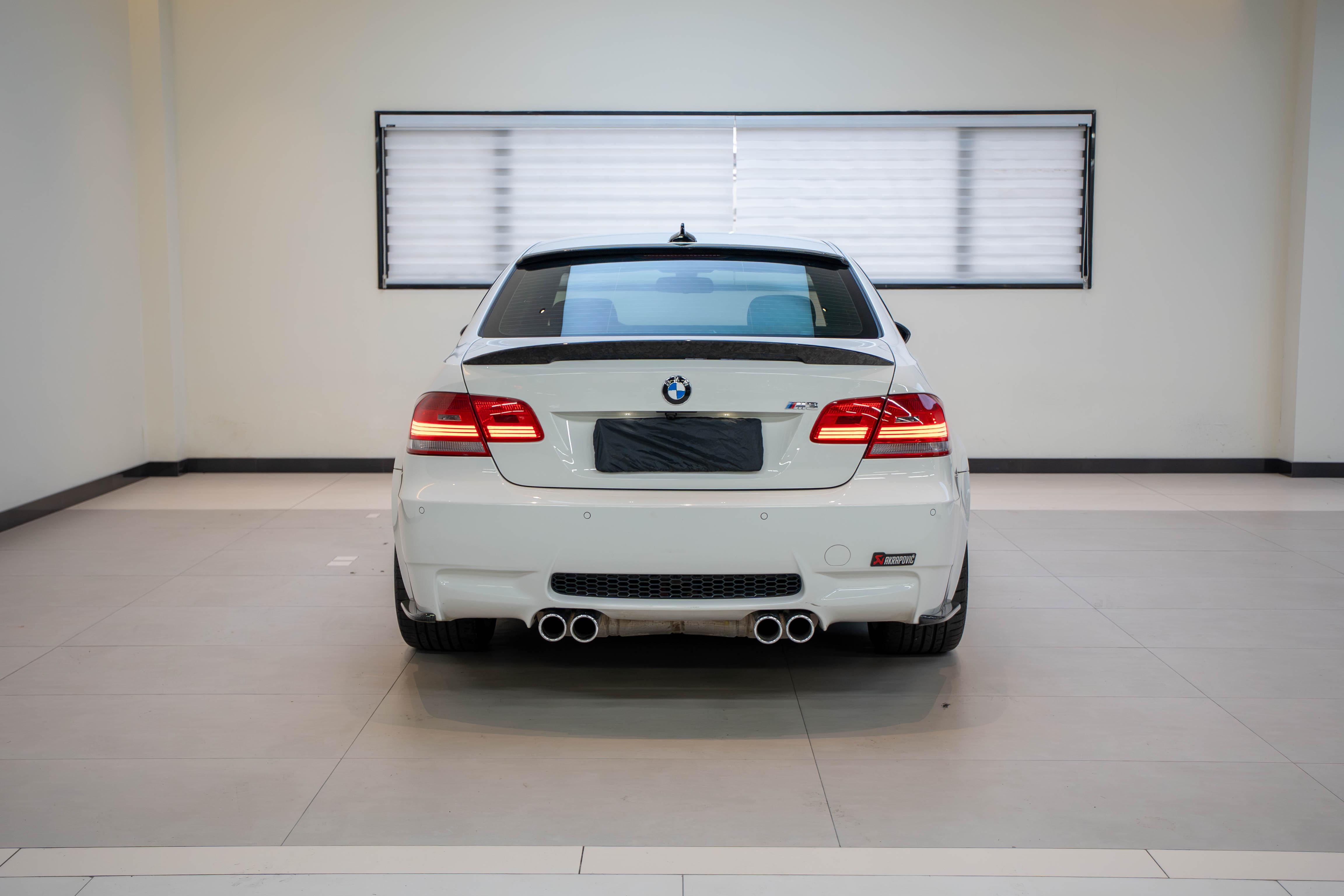BMW M3 2009 thumb 3
