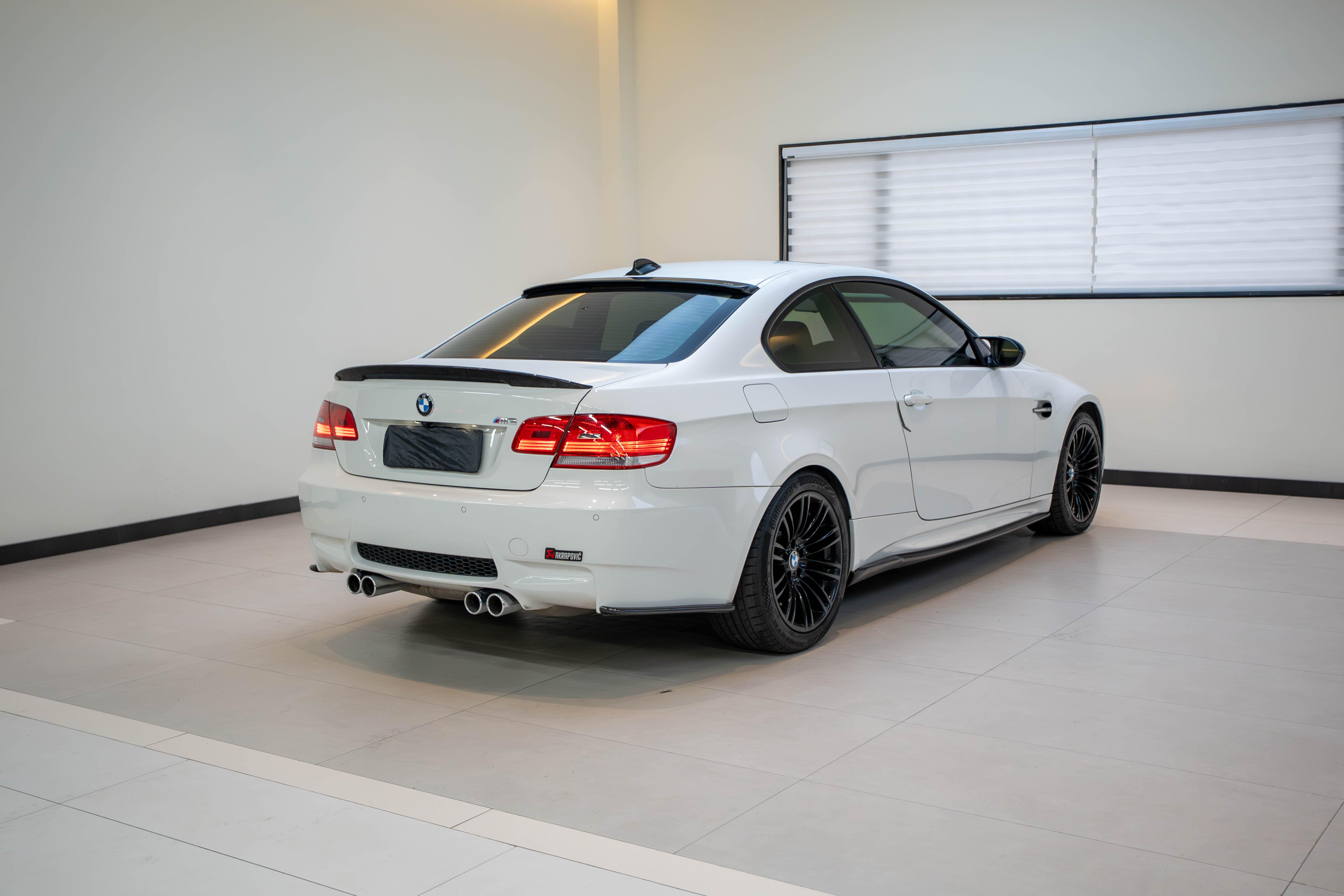 BMW M3 2009 thumb 4