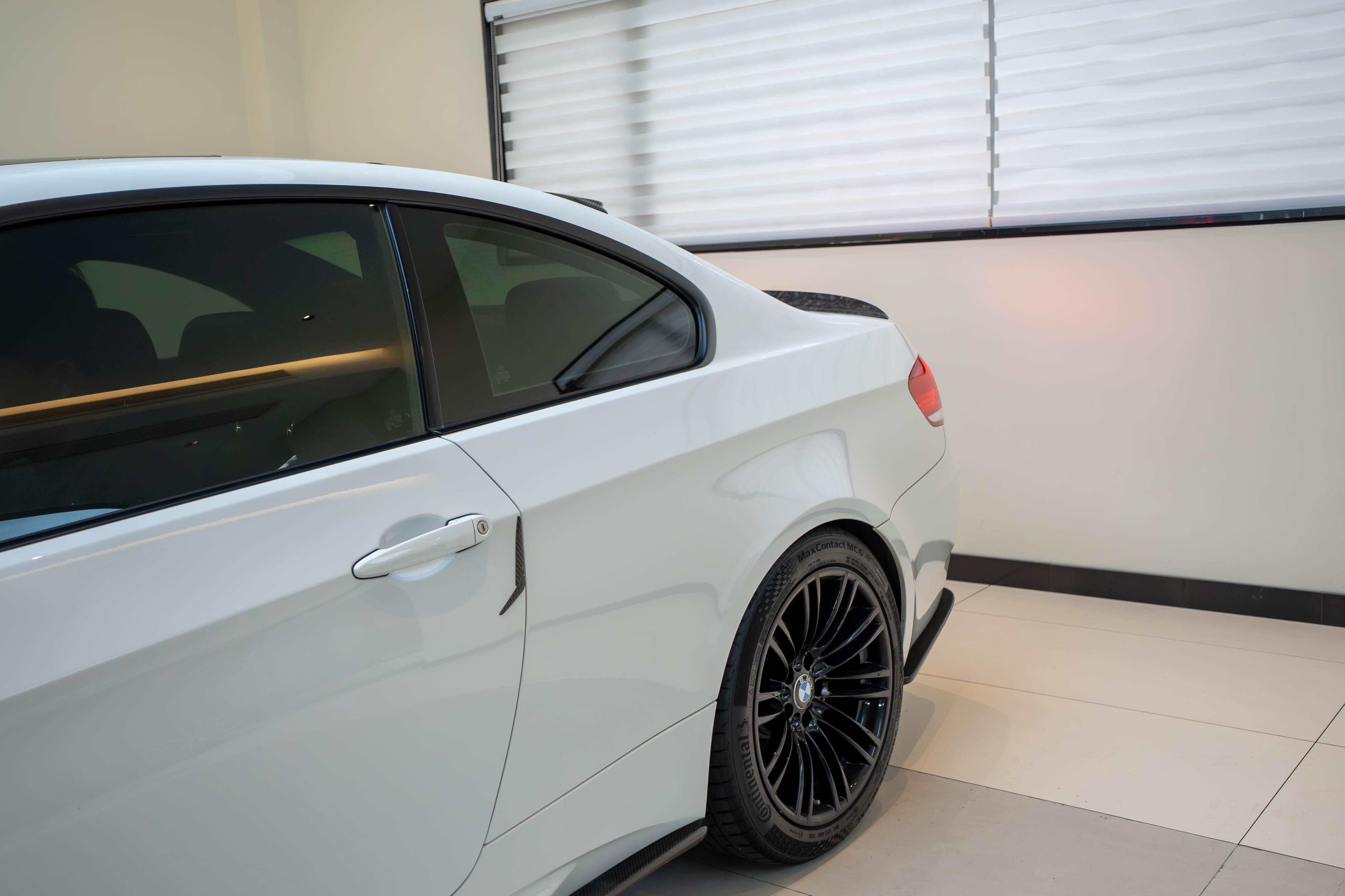 BMW M3 2009 thumb 8